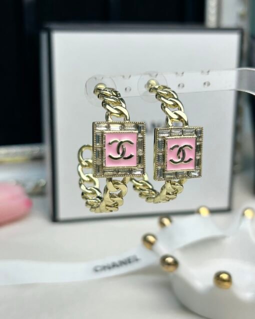 Chanel new style pink enamel square chain hollow ring earrings