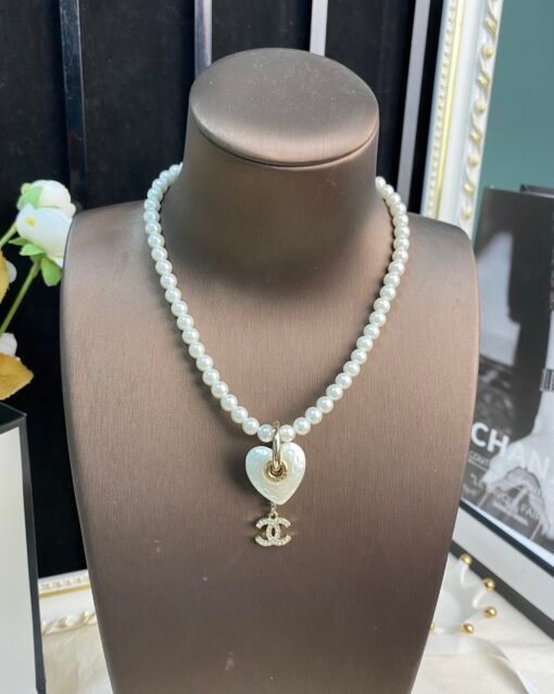 CHANE Chanel new Peach Heart Resin Double C Rhinestone Pearl Necklace
