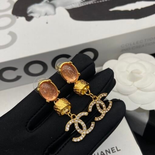 New products today
@Chanel 24P Pink Gem Double C Letter Relief Earrings
Stunning at first glance, absolutely love series earrings - Image 3