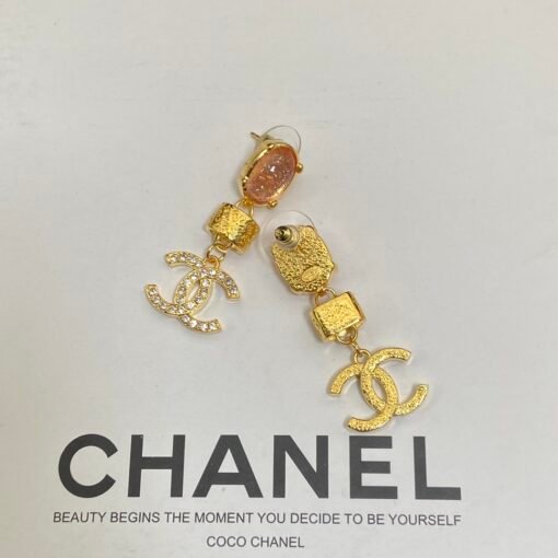 New products today
@Chanel 24P Pink Gem Double C Letter Relief Earrings
Stunning at first glance, absolutely love series earrings - Image 5