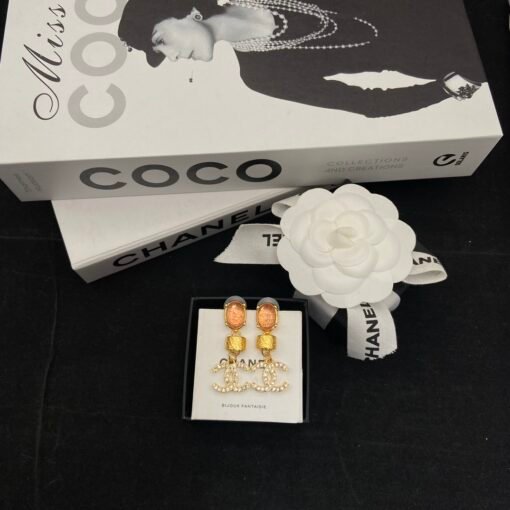 New products today
@Chanel 24P Pink Gem Double C Letter Relief Earrings
Stunning at first glance, absolutely love series earrings