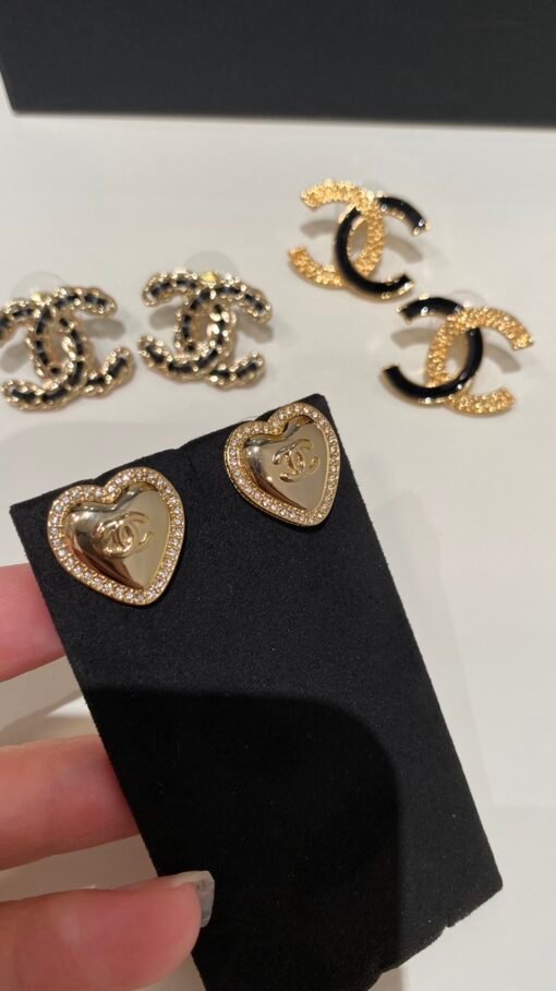 New style sharing
  Light golden peach earrings
A celebrity girl looks like a daughter, showing temperament in her upper body
Daily recommendations - Image 3