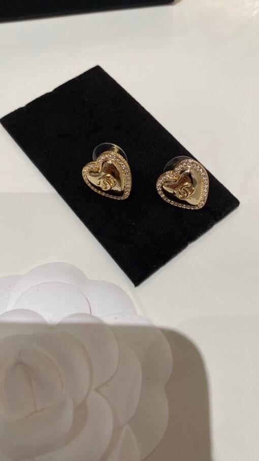 New style sharing
  Light golden peach earrings
A celebrity girl looks like a daughter, showing temperament in her upper body
Daily recommendations - Image 8