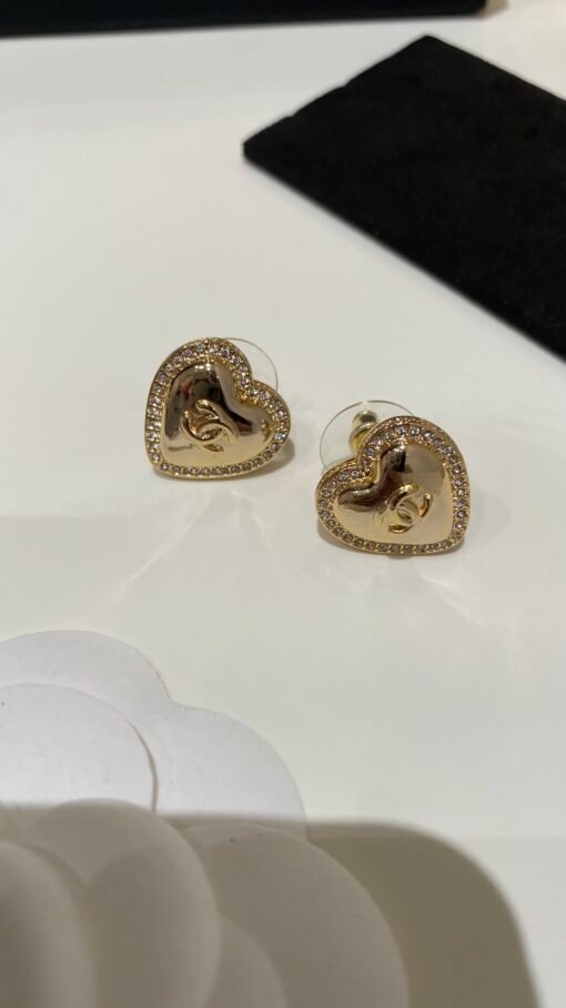 New style sharing
  Light golden peach earrings
A celebrity girl looks like a daughter, showing temperament in her upper body
Daily recommendations - Image 7