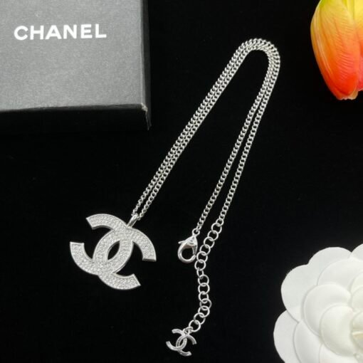 Chanel new necklace - Image 3
