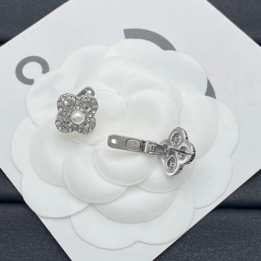 Chanel new earrings - Image 6