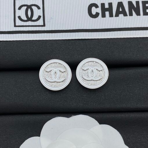 Chanel new earrings - Image 4