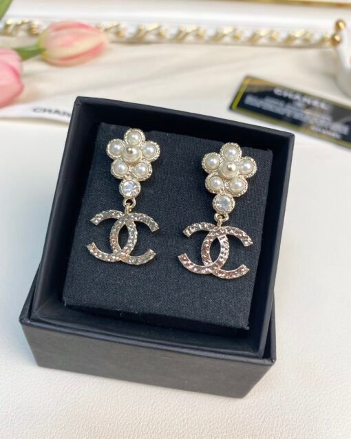 Chanel new style pearl flowers double C pendant earrings