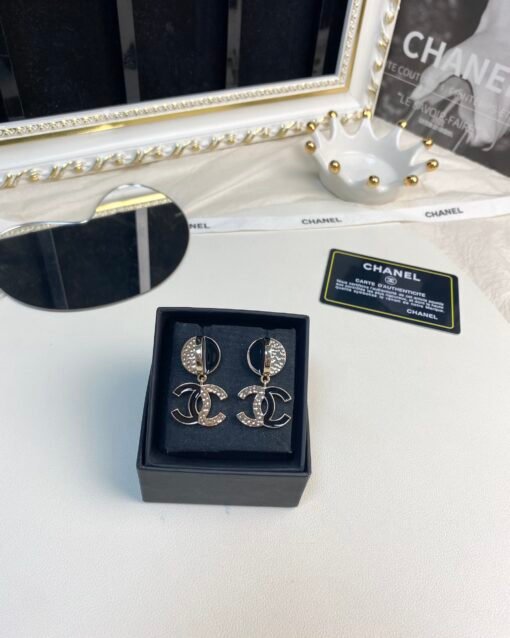 Chanel new style black enamel spliced ​​glossy C earrings - Image 8
