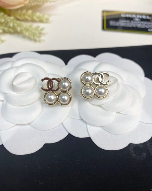 Chanel new style pearl square small earrings - Image 5
