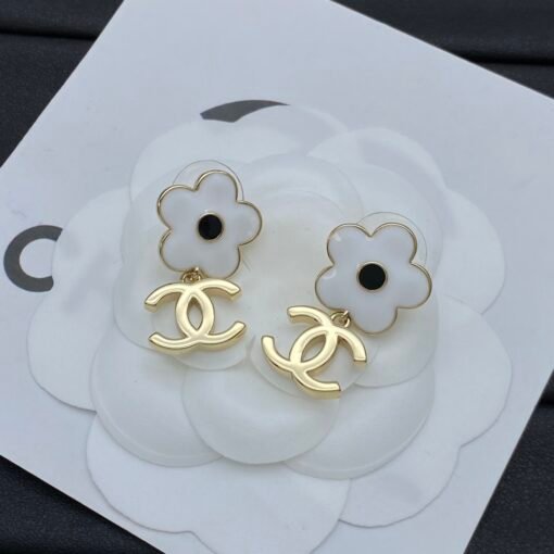 Chanel new earrings - Image 5