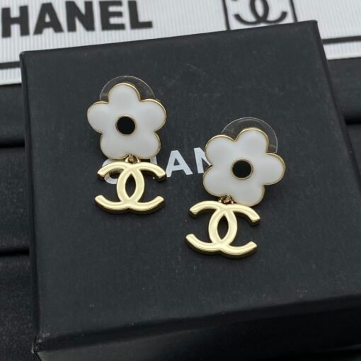 Chanel new earrings - Image 4