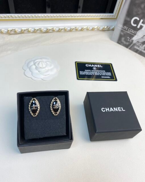 Chanel new style black enamel oval stud earrings - Image 5
