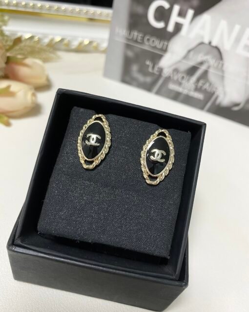 Chanel new style black enamel oval stud earrings - Image 4