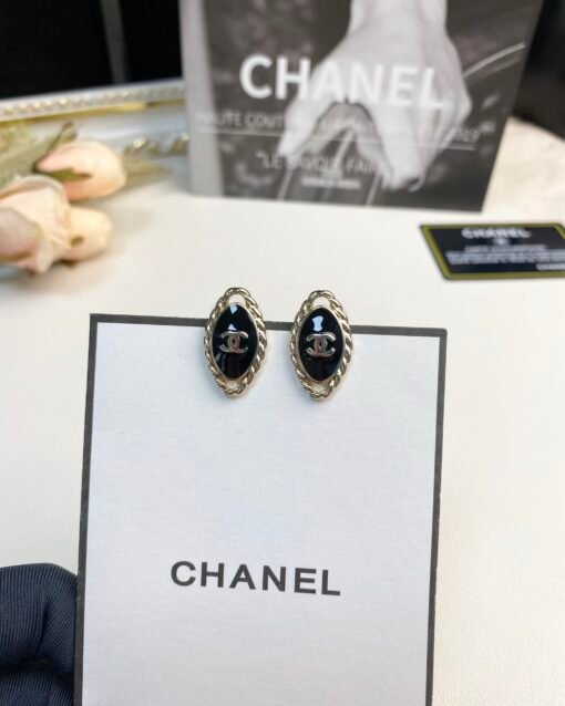Chanel new style black enamel oval stud earrings - Image 3
