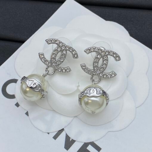 Chanel new earrings - Image 3