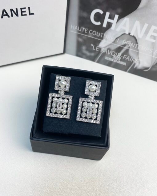 Chanel new style high-end full diamond pearl inlay square earrings
