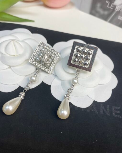 Chanel new style high-end full diamond pearl inlay cube water drop
Long earrings - Image 6