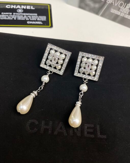 Chanel new style high-end full diamond pearl inlay cube water drop
Long earrings - Image 4