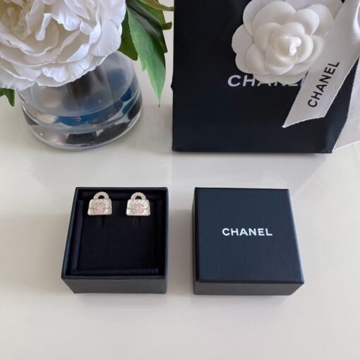 24S White Enamel Bag Earrings
The latest beautiful series in spring and summer 24!