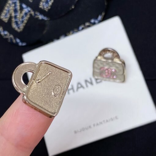 24S White Enamel Bag Earrings
The latest beautiful series in spring and summer 24! - Image 9