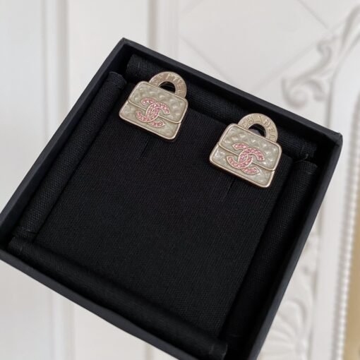 24S White Enamel Bag Earrings
The latest beautiful series in spring and summer 24! - Image 3