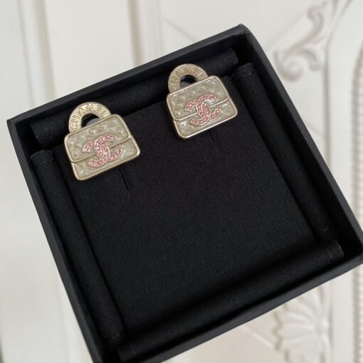 24S White Enamel Bag Earrings
The latest beautiful series in spring and summer 24! - Image 2