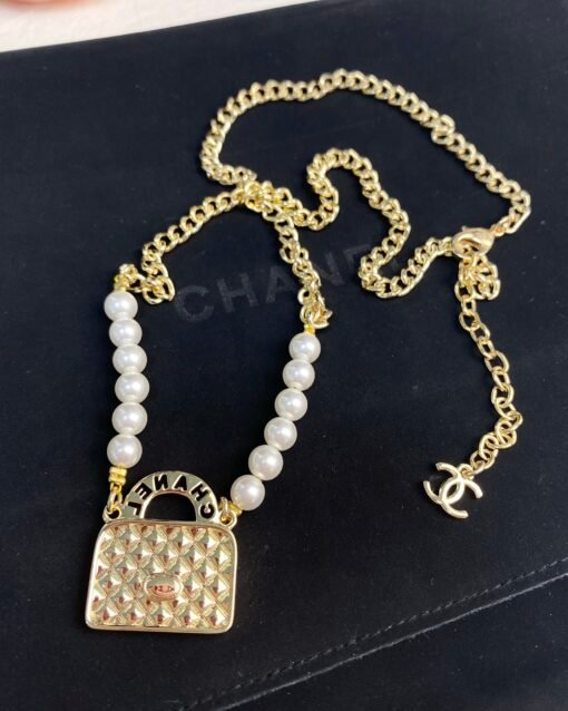 Chanel new style white diamond-shaped bag with pink diamond double C pearl necklace - Image 7