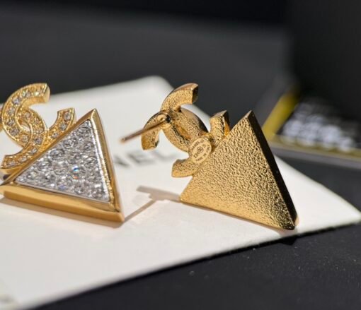 anel24s inverted triangle white diamond earrings
Exquisite girly accessories
Classic temperament accessories
You can wear it when you go out for daily commute - Image 5