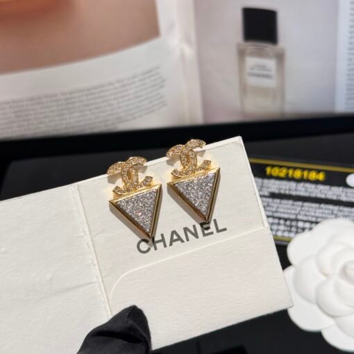 anel24s inverted triangle white diamond earrings
Exquisite girly accessories
Classic temperament accessories
You can wear it when you go out for daily commute - Image 3
