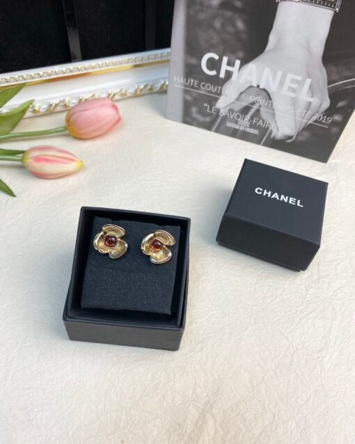 Chanel new style amber square diamond camellia earrings - Image 4
