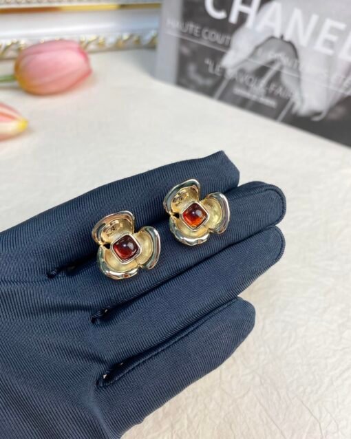 Chanel new style amber square diamond camellia earrings - Image 7