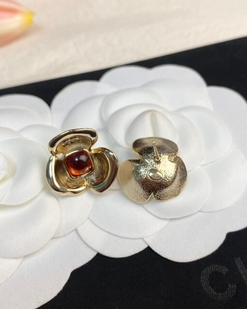 Chanel new style amber square diamond camellia earrings - Image 8