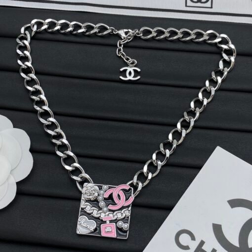 Chanel new necklace - Image 3