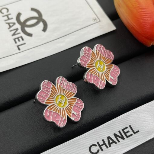 Chanel new earrings - Image 3