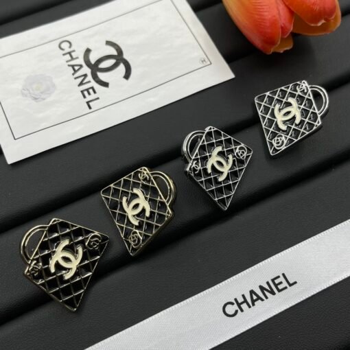 Chanel new earrings - Image 7