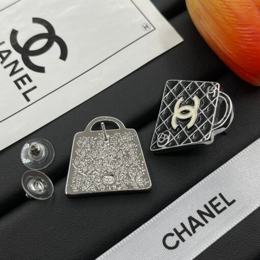 Chanel new earrings - Image 5