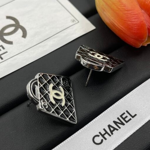 Chanel new earrings - Image 4