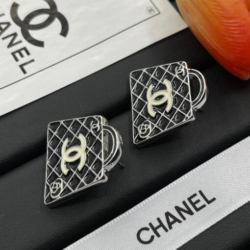 Chanel new earrings - Image 3