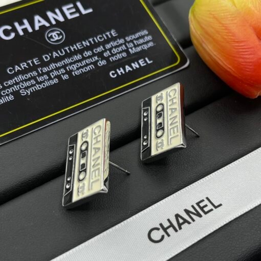 Chanel new earrings - Image 3