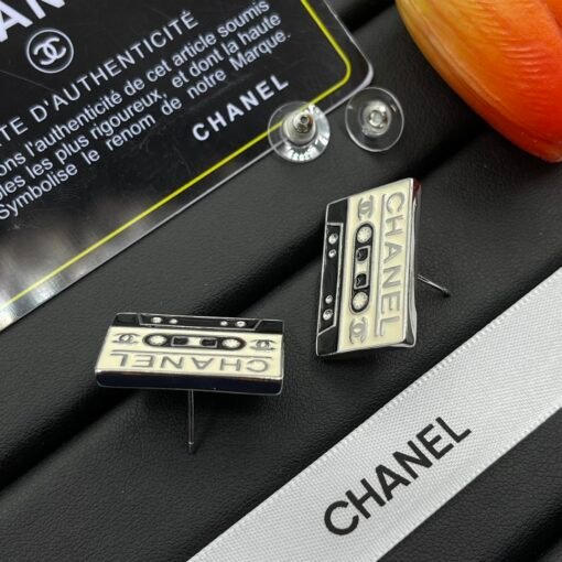 Chanel new earrings - Image 4