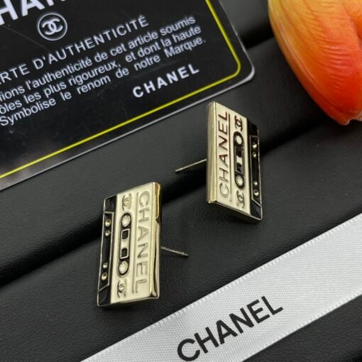 Chanel new earrings - Image 3