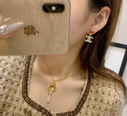 CHAN New Chanel 24s Amber Sugar Cube Double C Diamond Pendant Pendant Earrings - Image 9