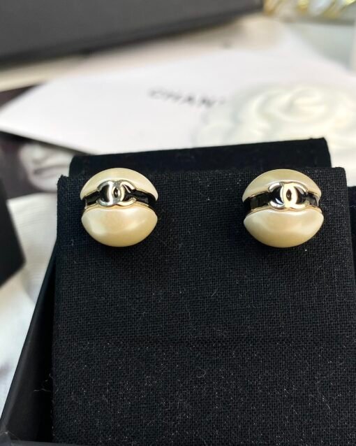 CHANE Chanel 24s golden pearl ball black small pearl earrings - Image 3