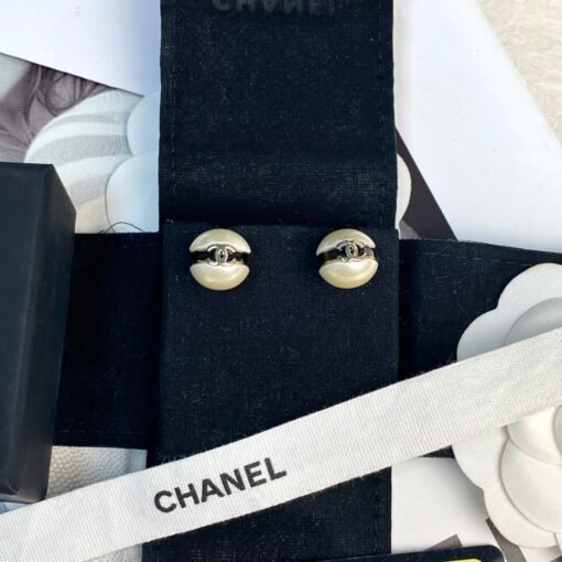 CHANE Chanel 24s golden pearl ball black small pearl earrings - Image 5