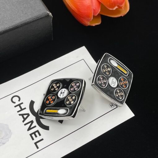 Chanel earrings - Image 3