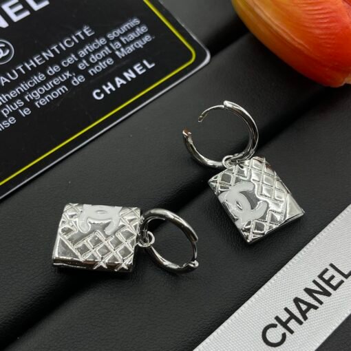 Chanel earrings - Image 4