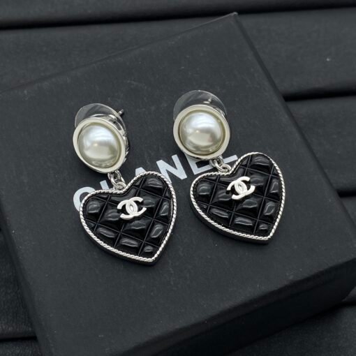 Chanel new stud earrings - Image 5