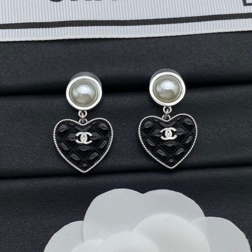 Chanel new stud earrings - Image 4