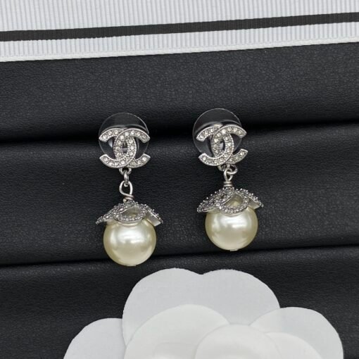 Chanel new earrings - Image 4